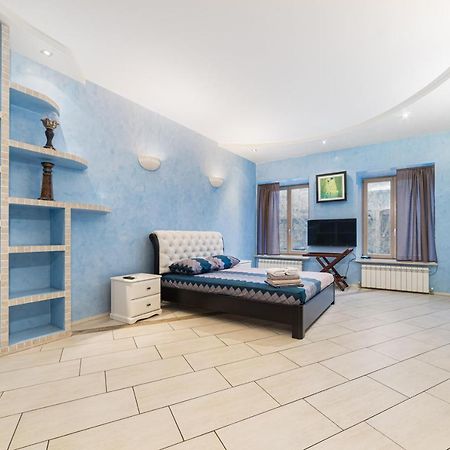 Classical Deribasivska 3-Bedrooms Apartment Odessza Kültér fotó