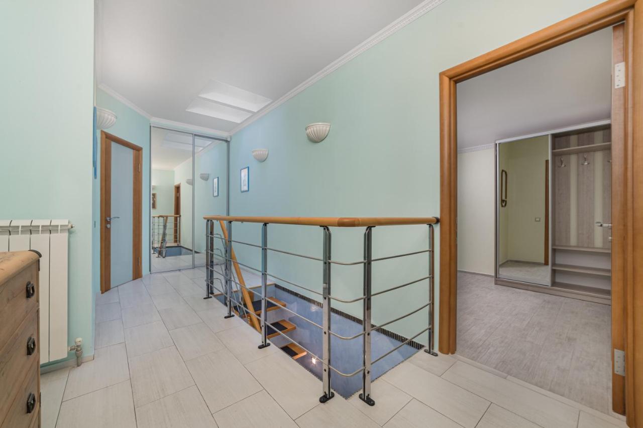 Classical Deribasivska 3-Bedrooms Apartment Odessza Kültér fotó
