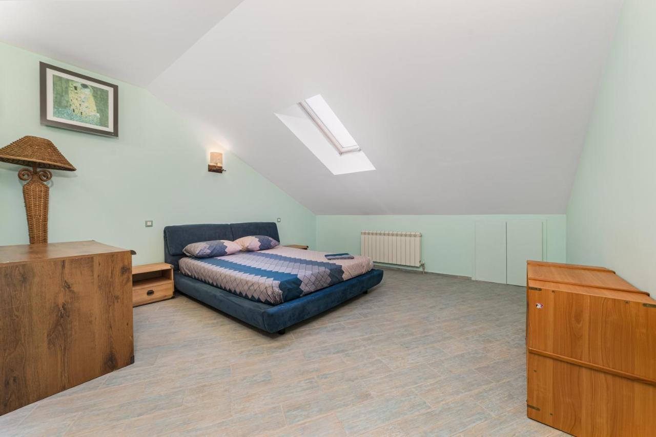 Classical Deribasivska 3-Bedrooms Apartment Odessza Kültér fotó