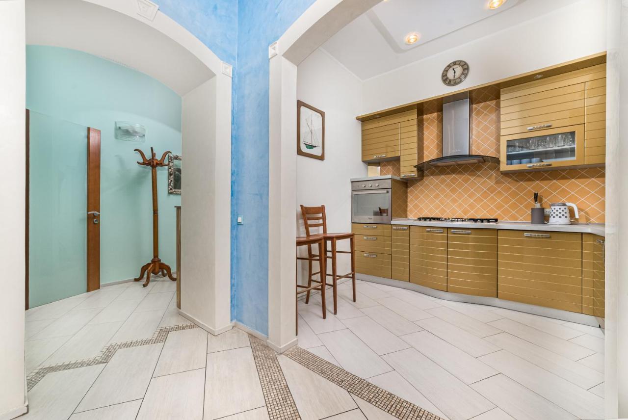 Classical Deribasivska 3-Bedrooms Apartment Odessza Kültér fotó