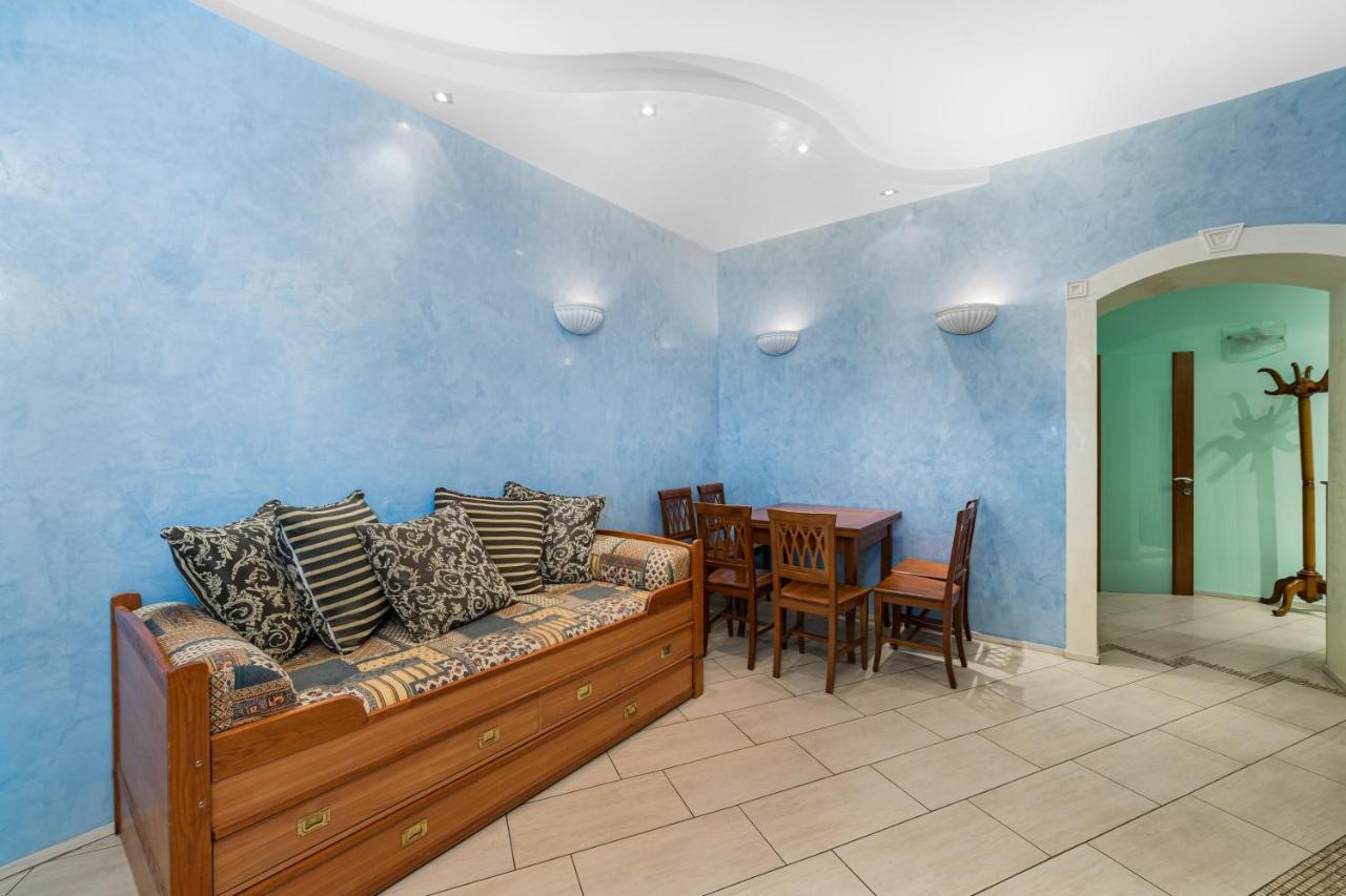 Classical Deribasivska 3-Bedrooms Apartment Odessza Kültér fotó
