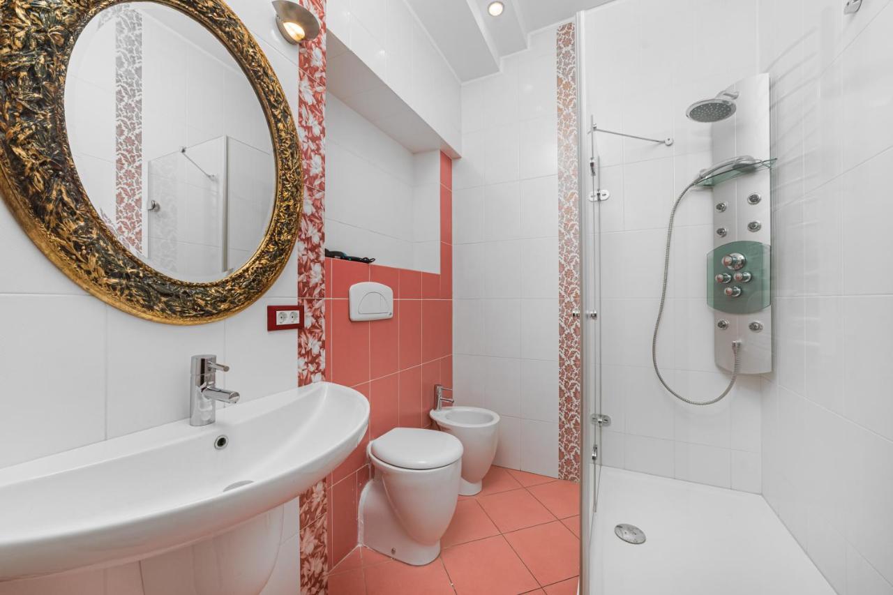 Classical Deribasivska 3-Bedrooms Apartment Odessza Kültér fotó