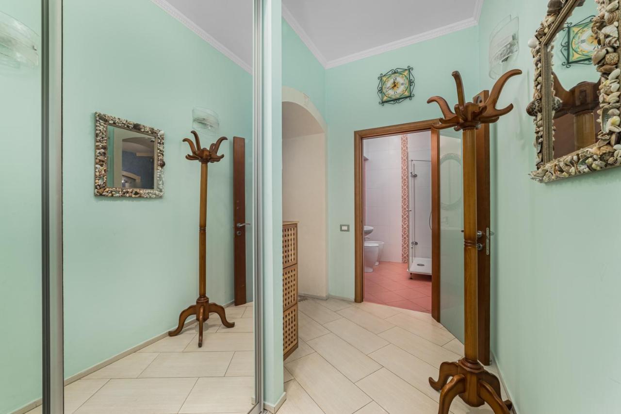 Classical Deribasivska 3-Bedrooms Apartment Odessza Kültér fotó